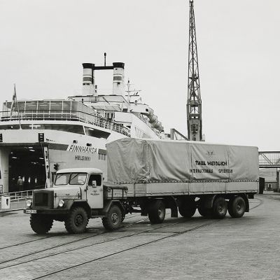 Übersee-Spedition Paul Weidlich GmbH - Hamburg - Europaweite LKW Transporte - Seit 1973